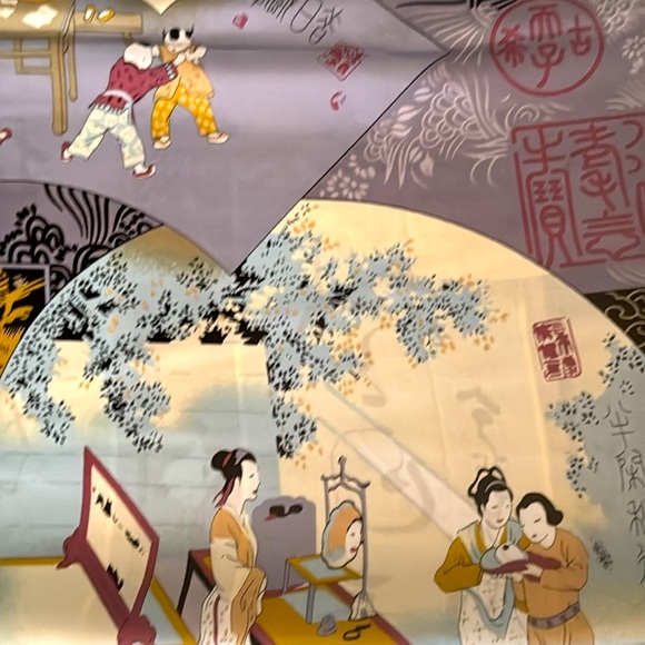 Large Japanese Pictorial Silk Scarf - Picture 4 of 17